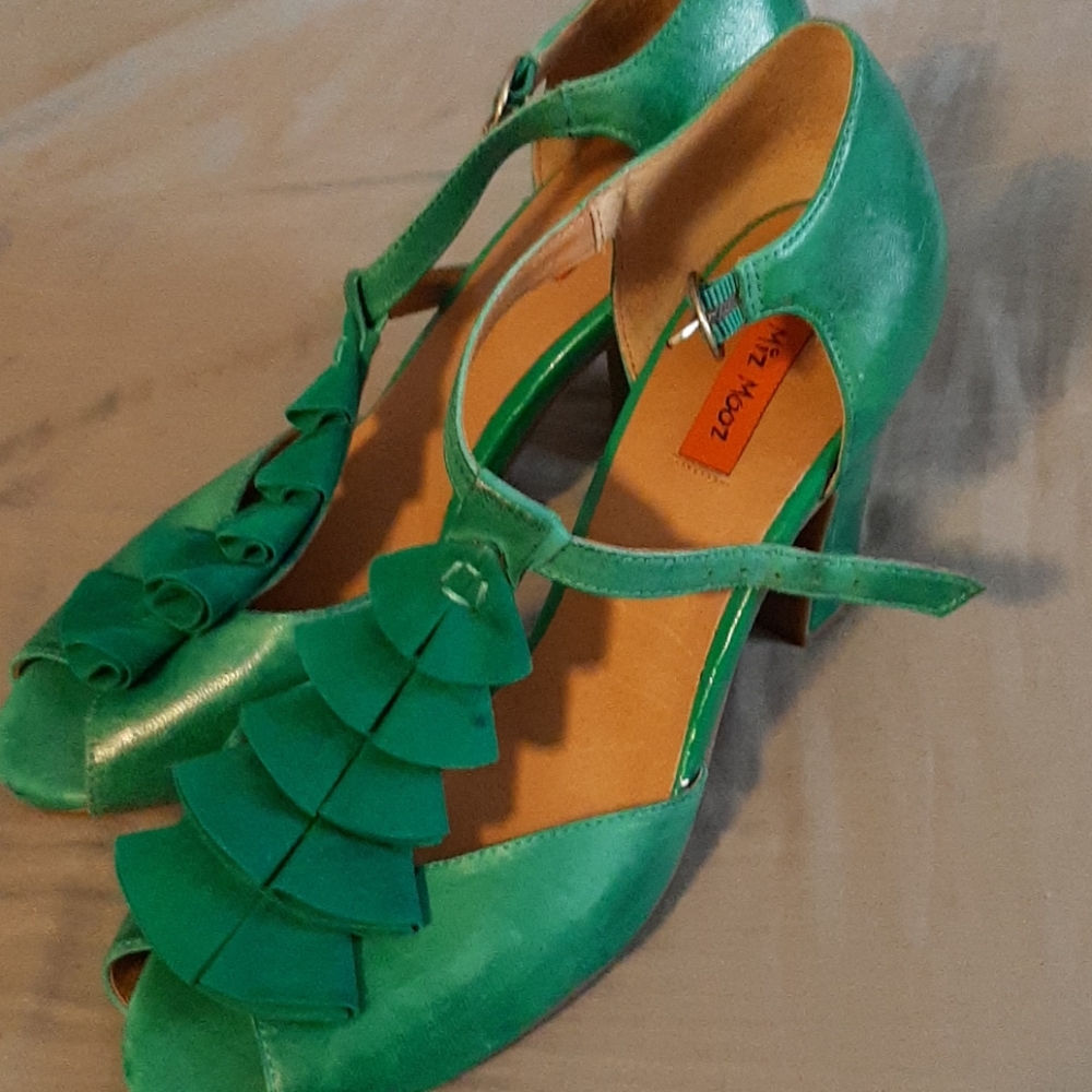Miz Mooz Size 9 T-strap Emerald Heels